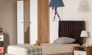 Still Young room Gardrobe