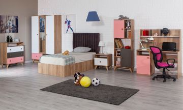 Still Young room Gardrobe