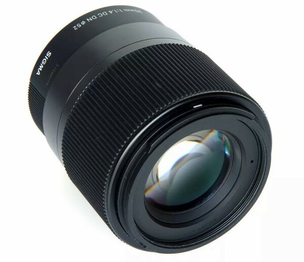 Sigma 30mm f/1.4 DC DN Lens (Sony E Mount)