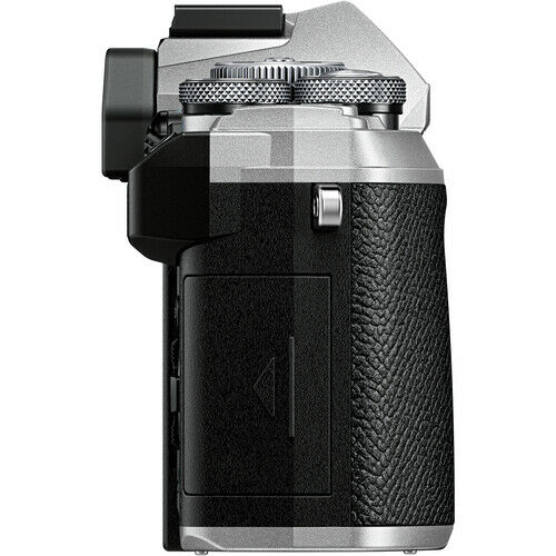 Olympus OM-5 Aynasız Fotoğraf Makinesi (Silver)