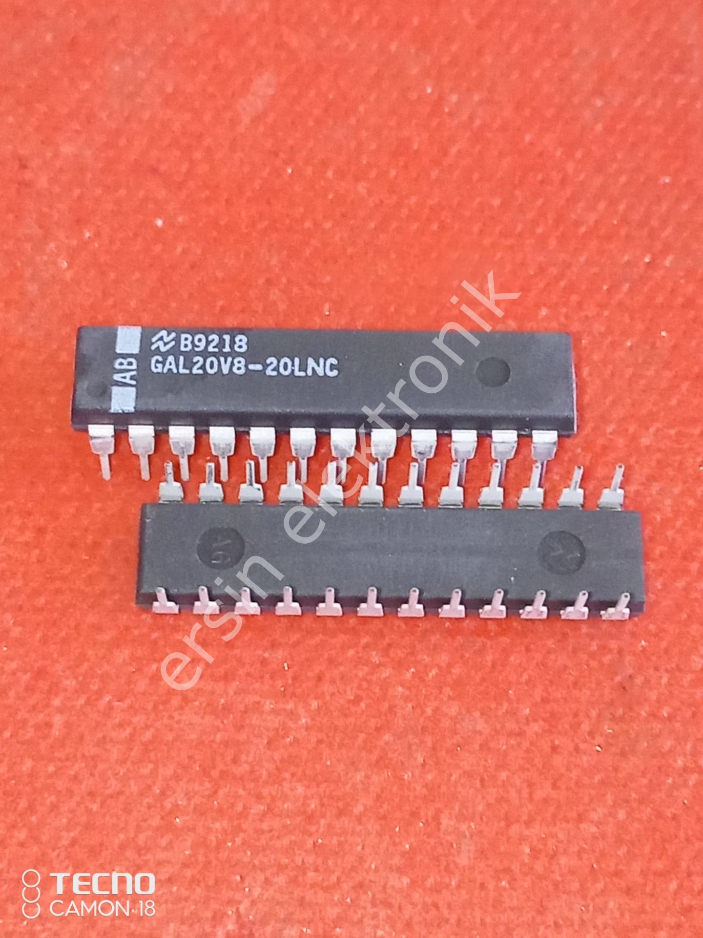 GAL20V8 (GAL20V8-20LNC) High Performance E2CMOS PLD Generic Array Logic