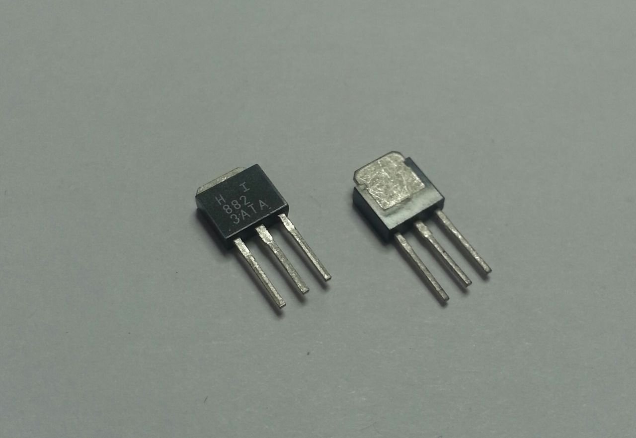 HI882  (3A 30V NPN) (NPN EPITAXIAL PLANAR TRANSISTOR )TO-251