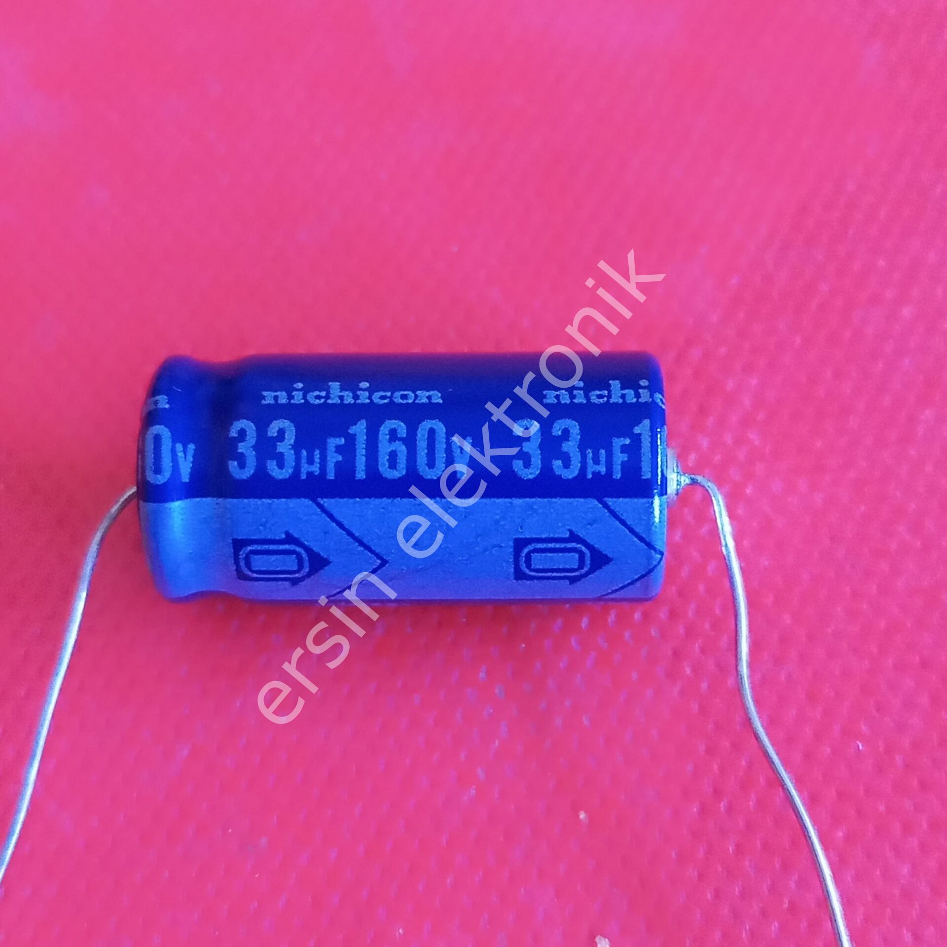 33uF 160V  Aksiyel (Axial)  Kondansatör