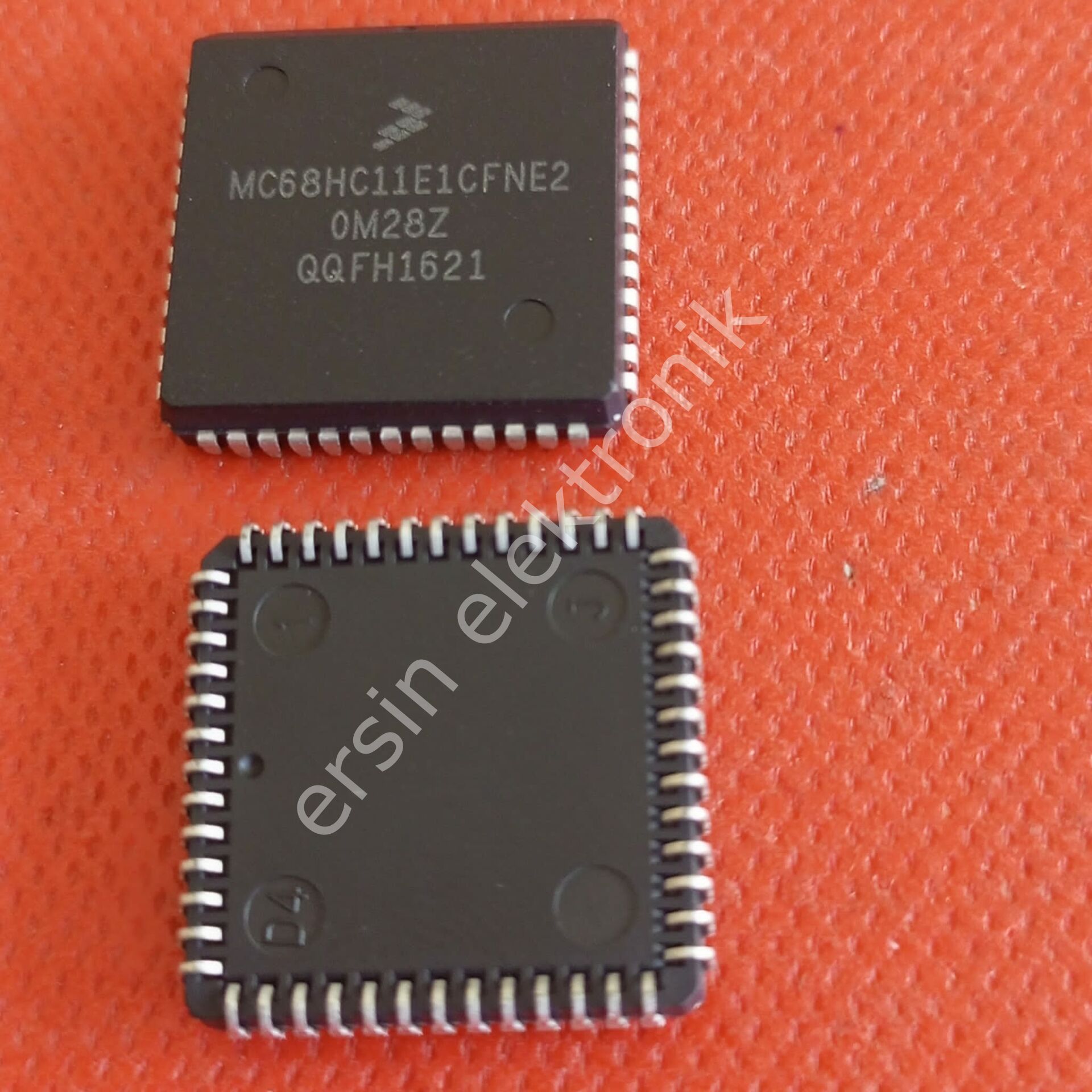 MC68HC11 PLCC (MC68HC11E1CFNE2) 52 PIN