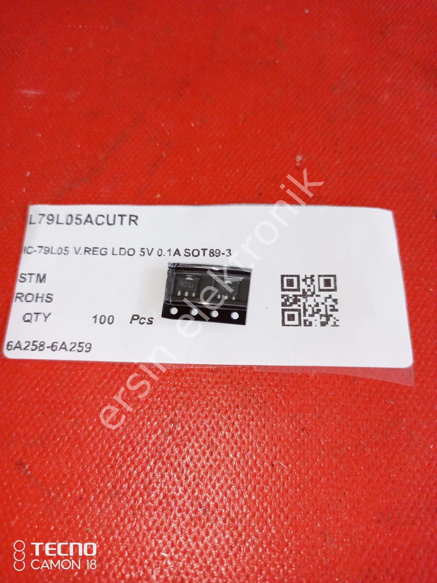 79L05 ( L79L05ACUTR ) SMD SOT89
