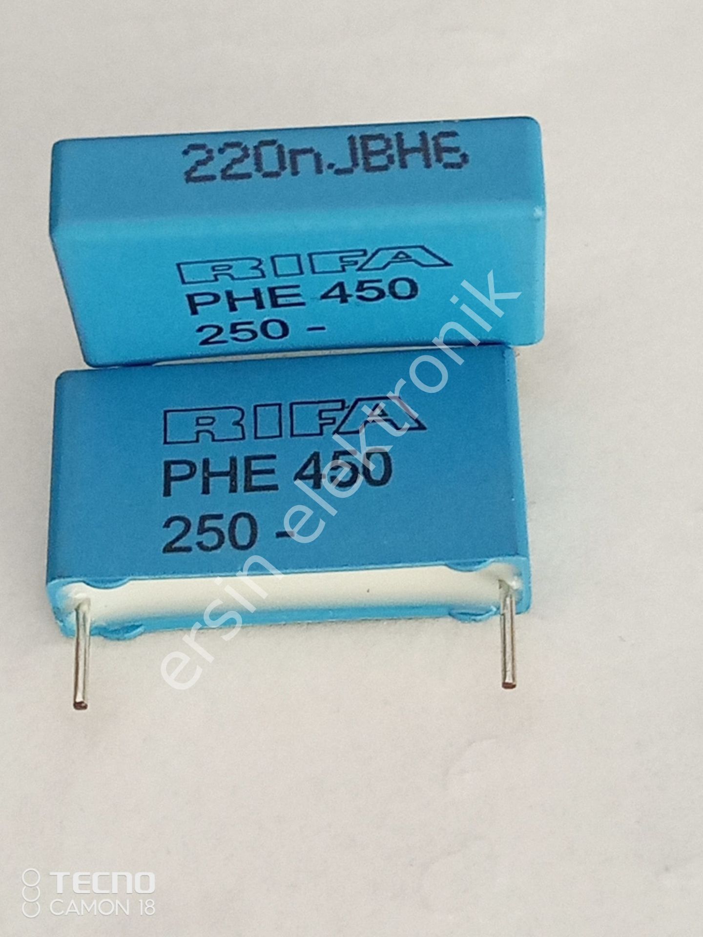 220nF 250V (0.22uF 250V) Polyester Kondansatör (Pin aralığı:22.5mm)