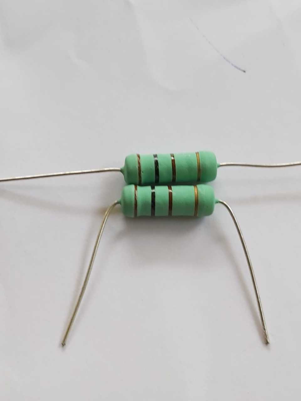 100R 5W  Direnç KNP05SJ0101AA9 ±5% Ø6,5x17,5mm 300ppm/°C