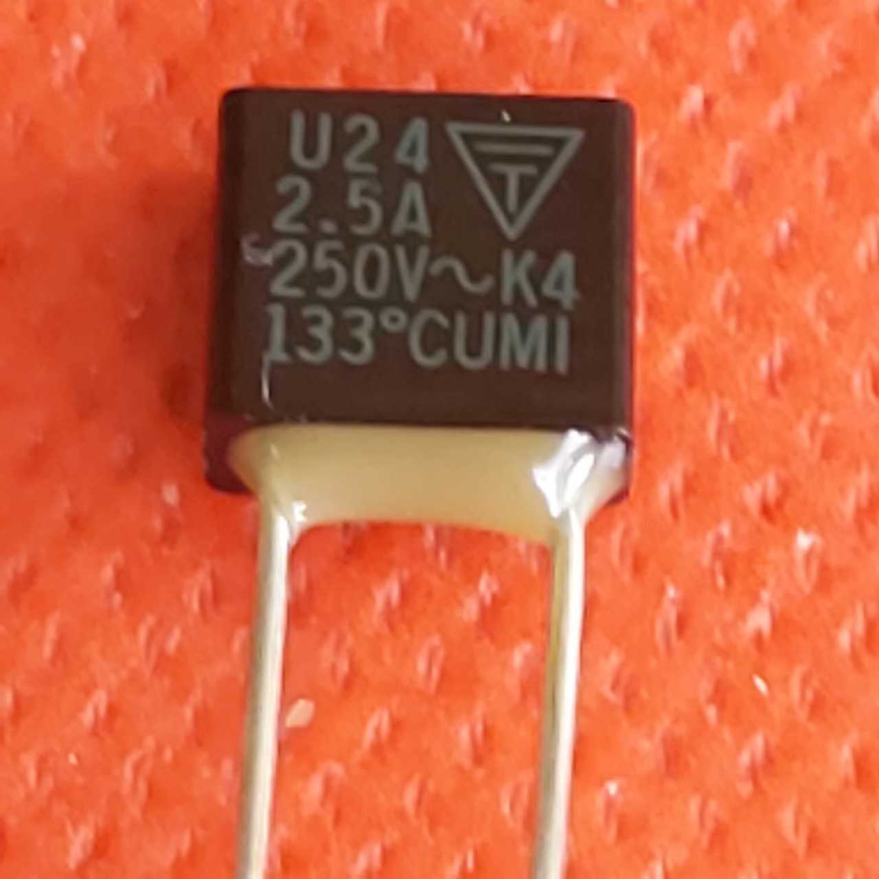 133 C Derece 2.5A 250V AC Termik Sigorta