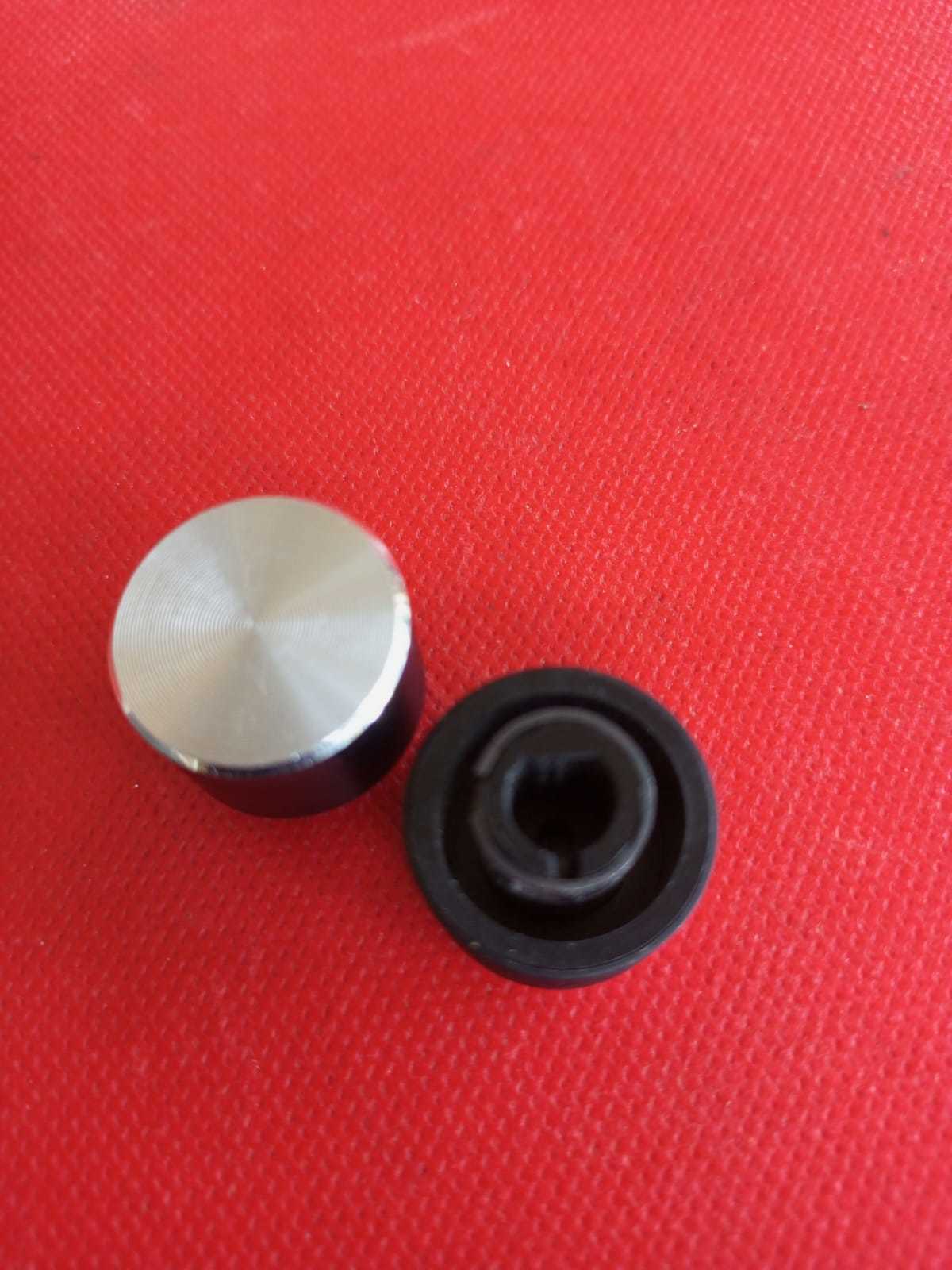 Pot Düğmesi  Gövde Siyah -Orta Metalik (Çap :20mm)