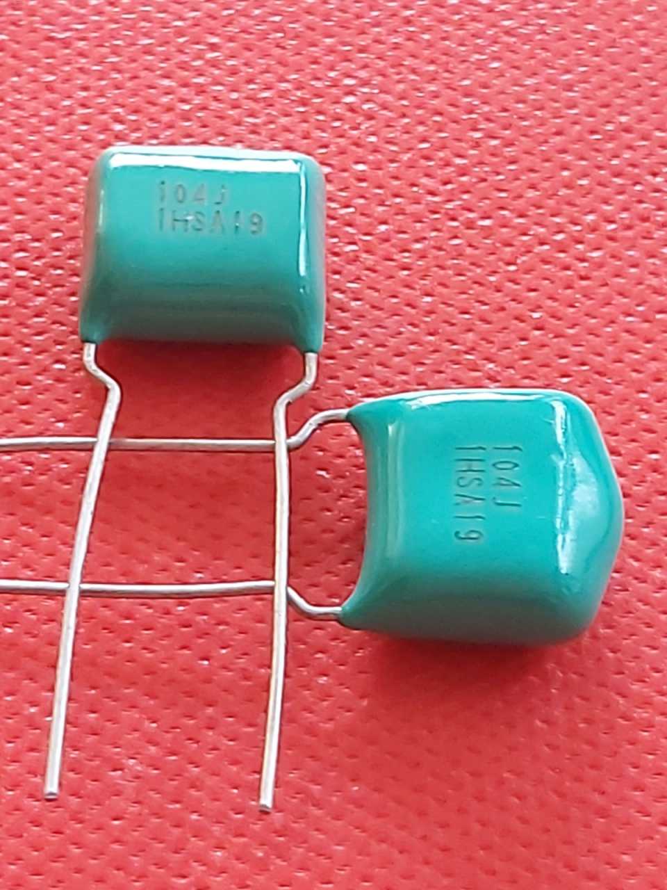 100nF 50V (104J-50V ) Damla Tipi Kondansatör  (Pin Aralığı:10mm)
