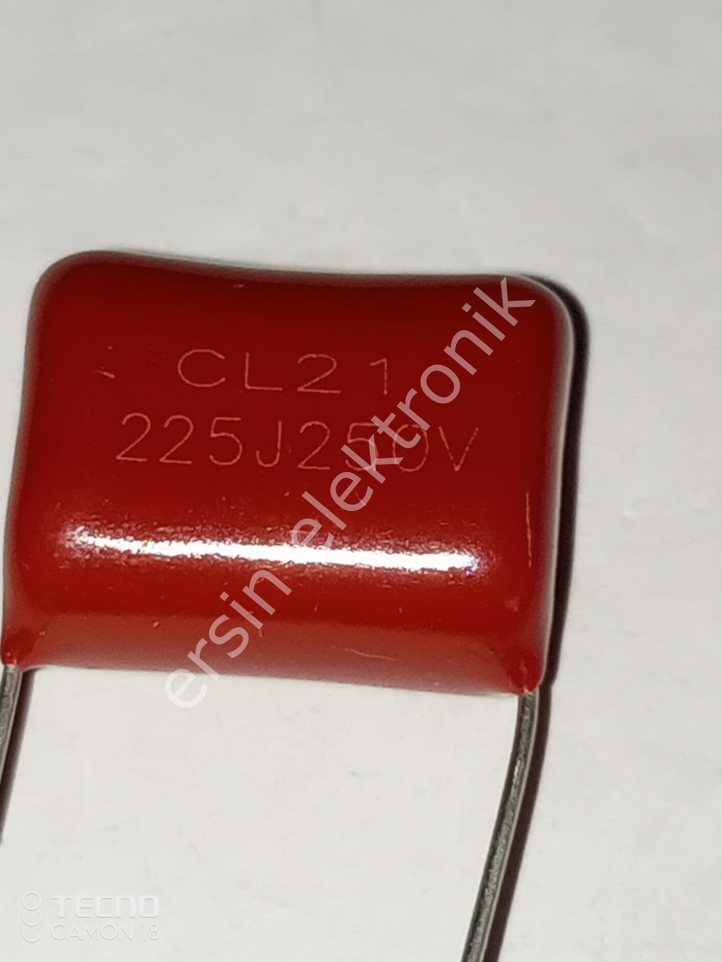 2.2uF 250v (225J 250) Polyester Kondansatör   (Pin Aralığı:22mm)