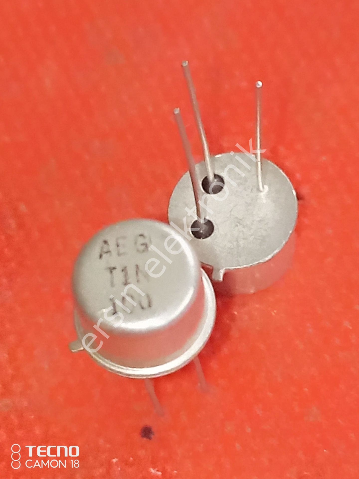 T1N100 / 1A, 100V, Tristör