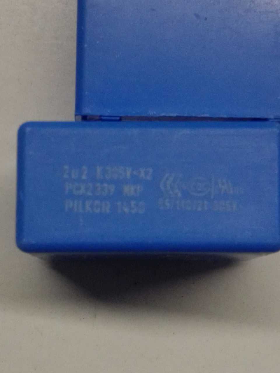 2.2uF 305V Polyester Kondansatör (Pin Aralığı:27.5mm) (Pilkor)