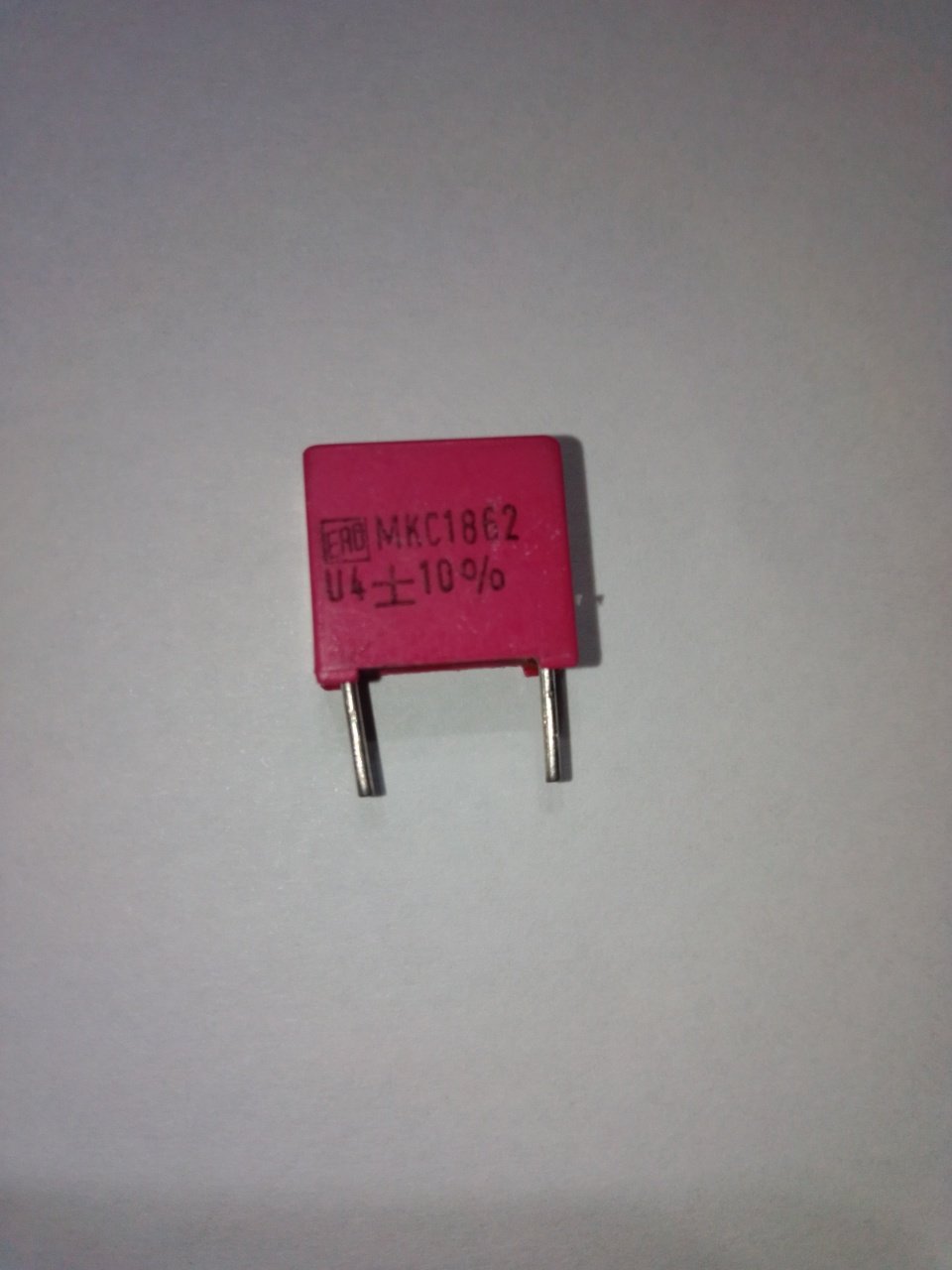 680nF 63V (0.68UF-63V) Polyester Kondansatör (Pin aralığı:10mm)