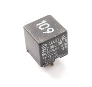 Engine Control Module   No:109 Relay 357 906381A  (12V)