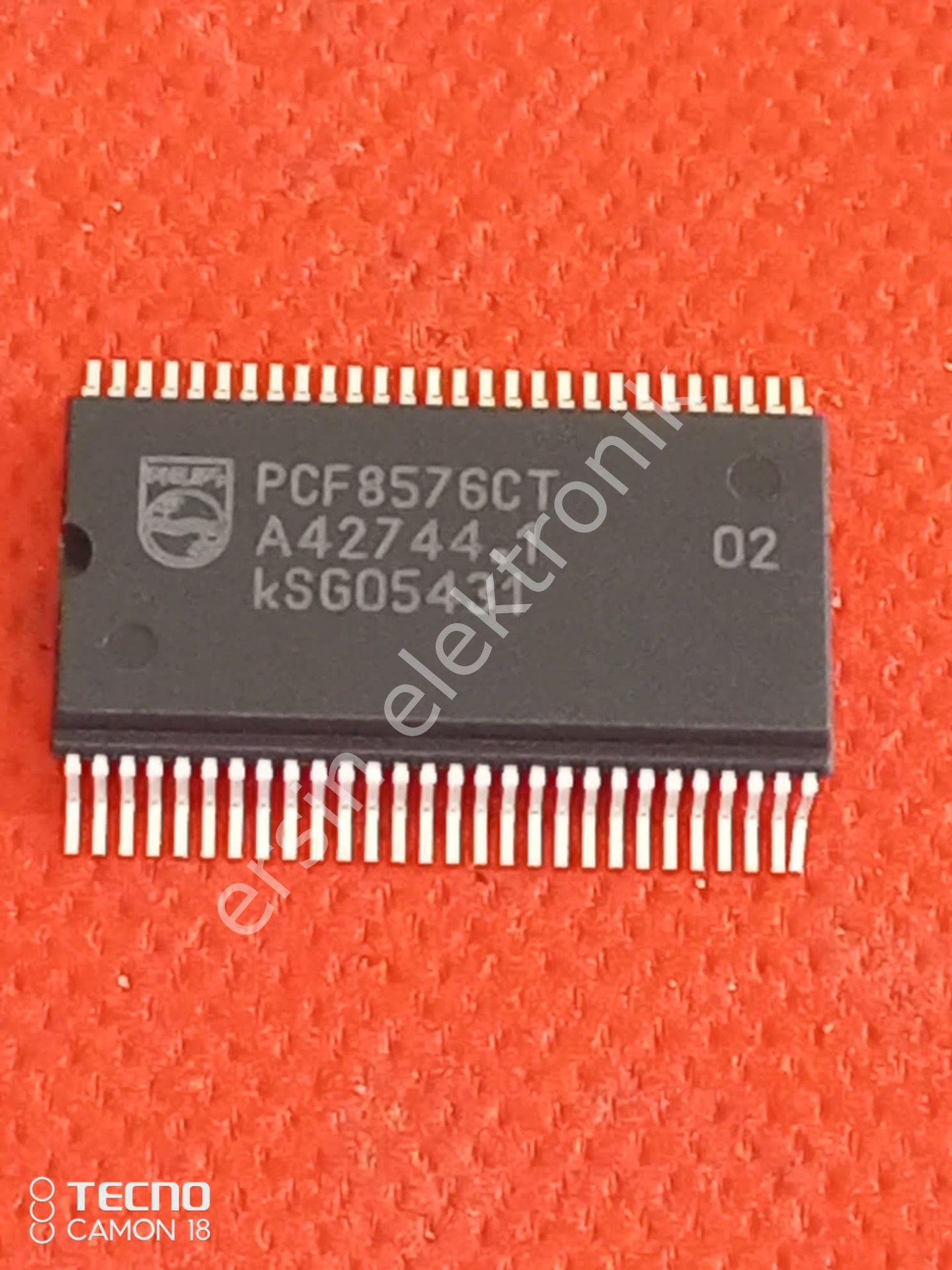 PCF8576 (PCF8576CT) Universal LCD driver for low multiplex rates
