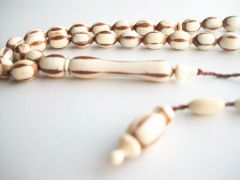 Kuka Üzerine Fildişi İşlemeli Sanat Eseri Tesbih