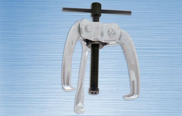 İZELTAŞ 7060290604 BATARYA ÇEKTİRME ÜÇ KOLLU (06x04 CM)