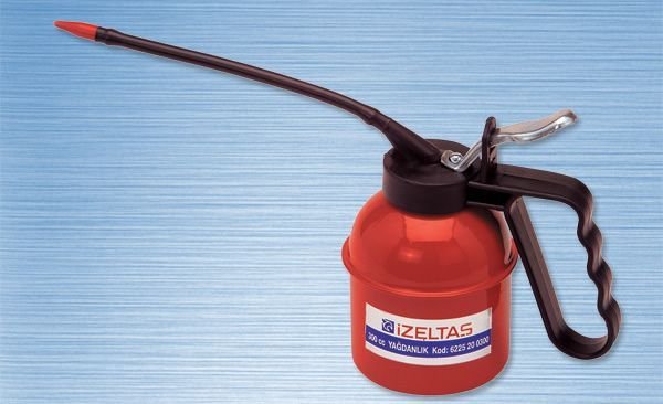 İZELTAŞ 6225260500 FLEXIBLE UÇLU MADENİ YAĞDANLIK (500 CC)