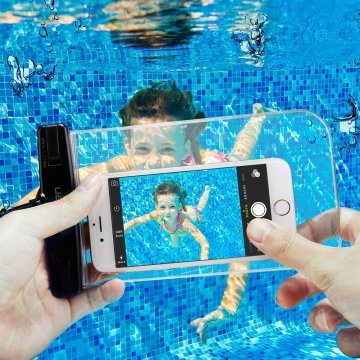 Spigen Universal Waterproof Tüm Cihazlarla Uyumlu IPX8  (25 Metre Dalış Sertifikalı) Su Geçirmez Kılıf Crystal Clear
