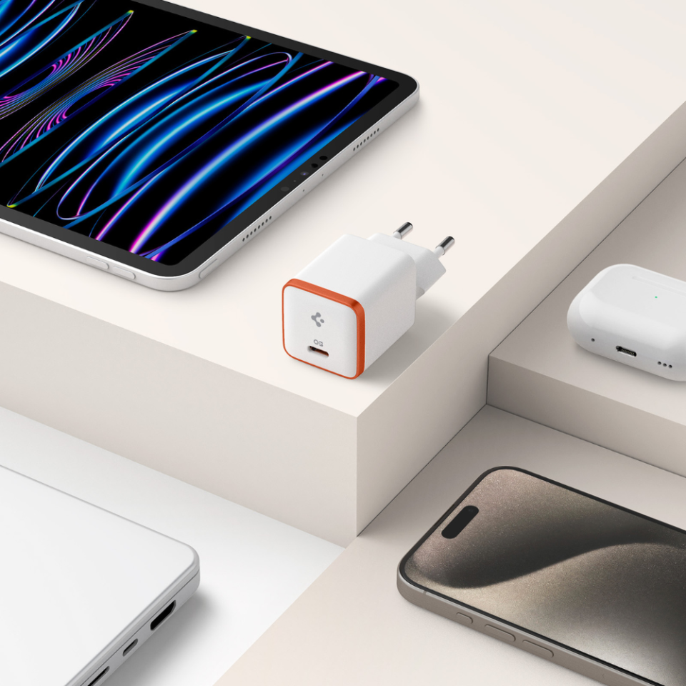 Spigen 30W USB-C Mini Adaptör - Samsung PPS Destekli Hızlı Şarj Aleti iPhone & Android & iPad & MacBook Type-C EE301 White - ACH08449