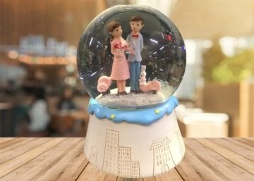 Işıklı Kar Püskürten Romantik Aşıklar Cam Kar Küresi Müzik Kutusu