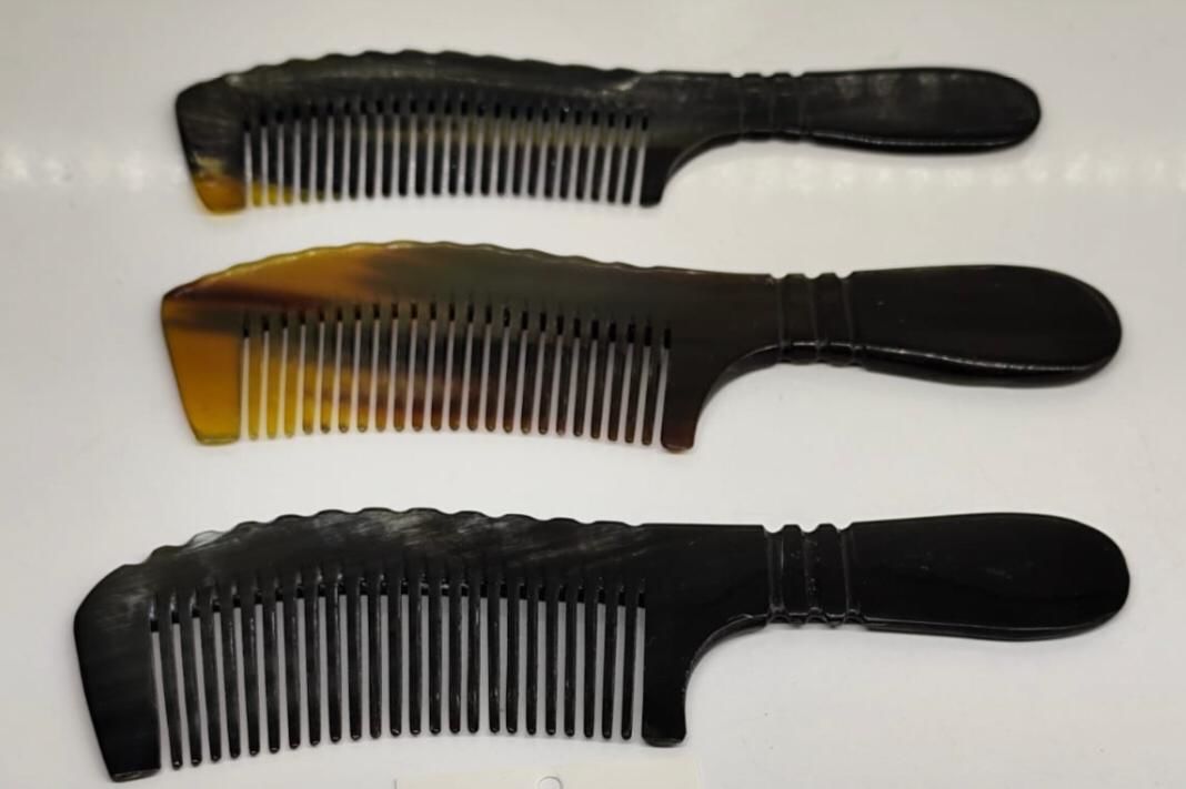 Bayan Tutmalı Kemik Boynuz Tarak(19.5cm)