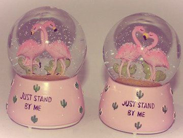Işıklı Flamingo Temalı Dekoratif Cam Kar Küresi Müzik Kutusu