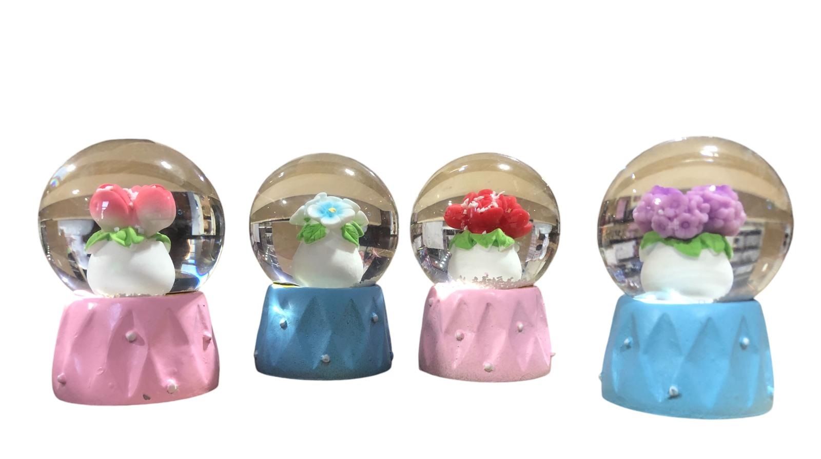 Vazoda Çiçek Temalı Mini Işıklı Cam Kar Küresi