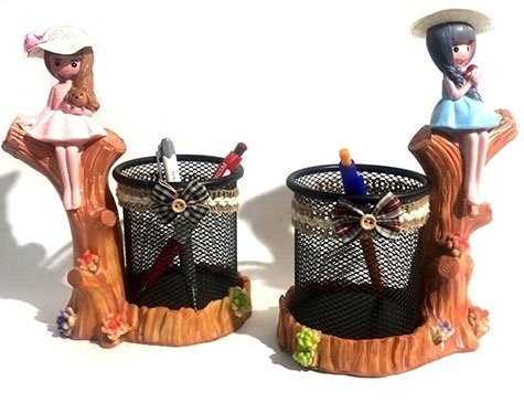Ağaçta Oturan Sevimli Kız Temalı Kalemlik