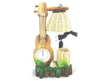 Dekoratif Ahşap Gitar Şeklinde Saatli Kalemlik Masa Lambası