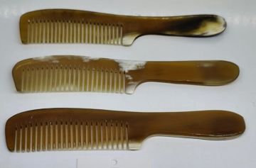 Bayan Tutmalı Kemik Boynuz Tarak (17 cm)
