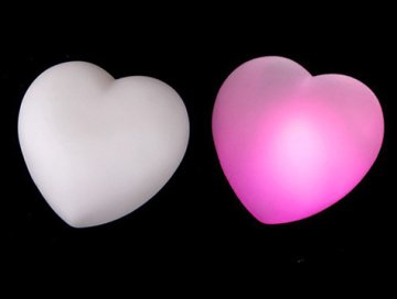 7 Renk Değiştiren Ledli Kalp Lamba