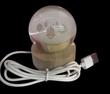 Dekoratif Ahşap Altlıklı Ramazan Süsü Temalı Işıklı Cam Küre (6 cm)