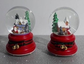 Işıklı Noel Baba Ve Ev Tasarımlı Müzikli Cam Kar Küresi