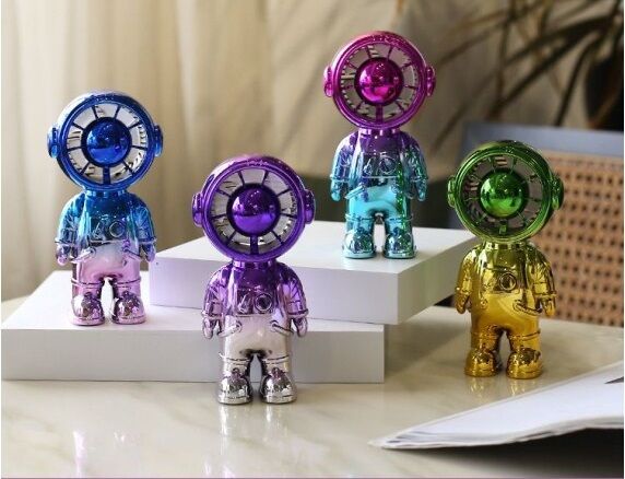 Usb Şarjlı Mini Renkli Astronot Fan