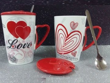 Love Kalp Tasarımlı Kapaklı Kaşıklı Seramik Kupa Bardak