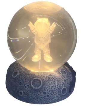 Astronot Tasarımlı Polyester Standlı Usb Işıklı Cam Küre