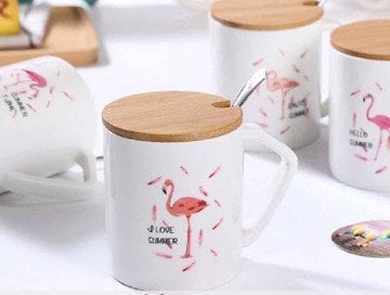 Ahşap Kapaklı Kaşıklı Flamingo Tasarımlı Kupa Bardak