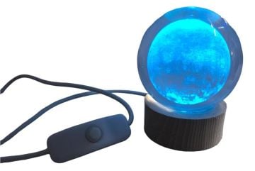 Dekoratif Ay Tasarımlı Ahşap Altlıklı Işıklı Cam Küre