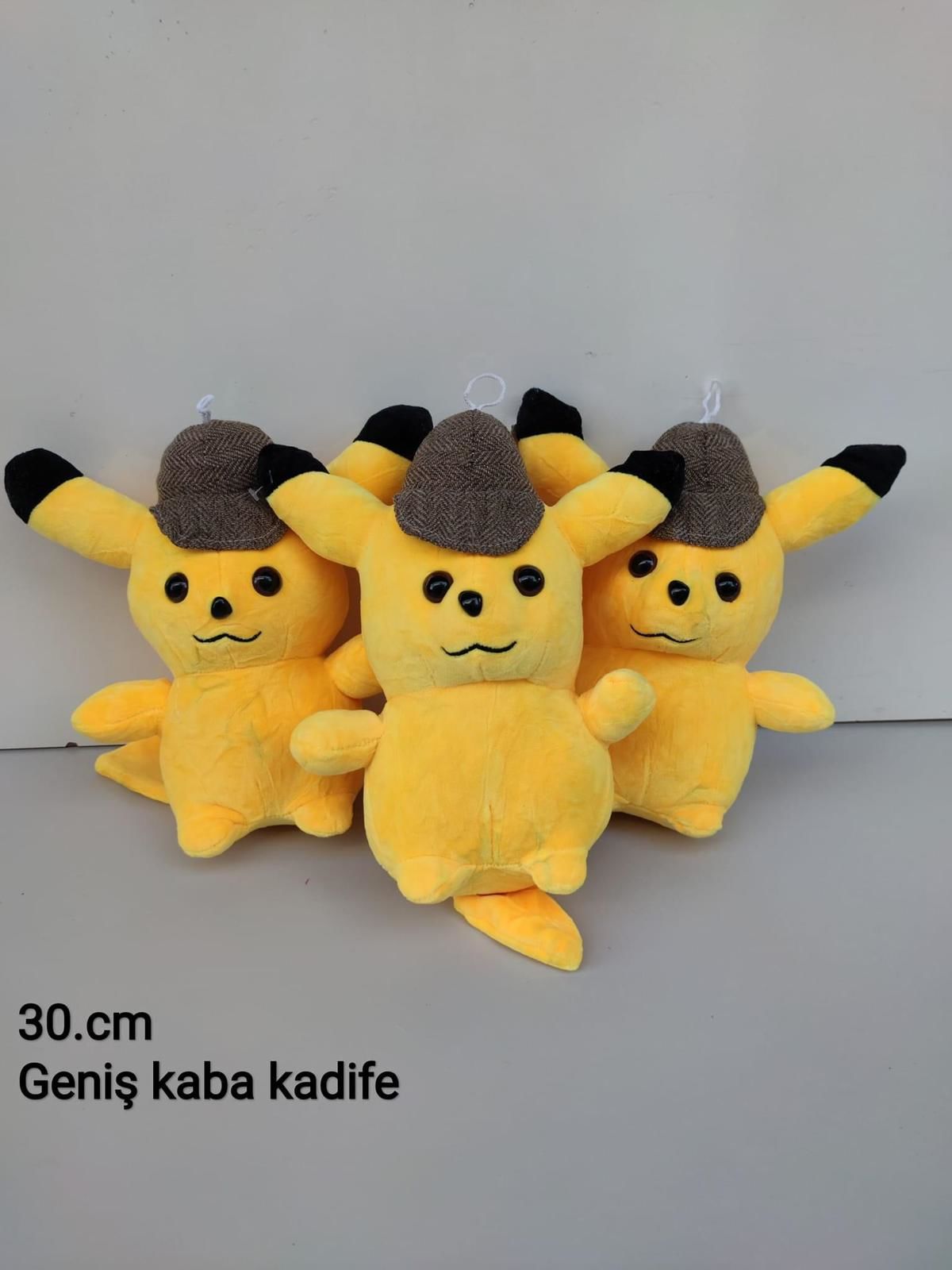 Sevimli Şapkalı Pikachu Karakterli Kadife Oyuncak