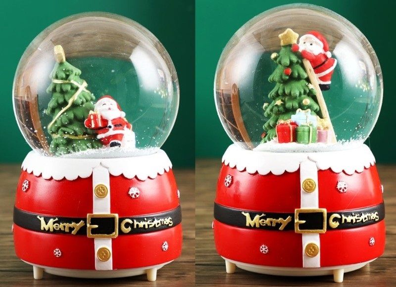 Yılbaşı Ağacı Ve Noel Baba Püskürtmeli Müzikli Cam Kar Küresi