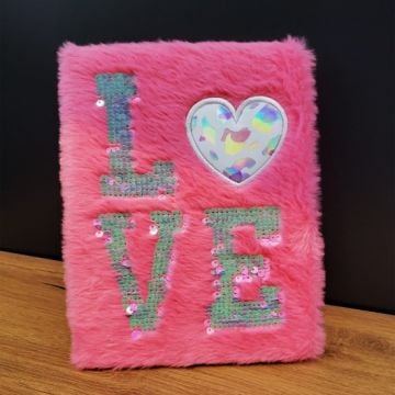 Love Tasarımlı Kalpli Peluş Defter
