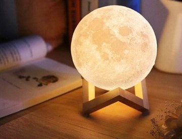 Dekoratif 3D Dolunay Standlı Pilli Gece lambası