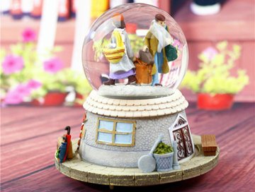 Romantik Ayrılık Tasarım 360 Derece Hareketli Müzikli Cam Kar Küresi