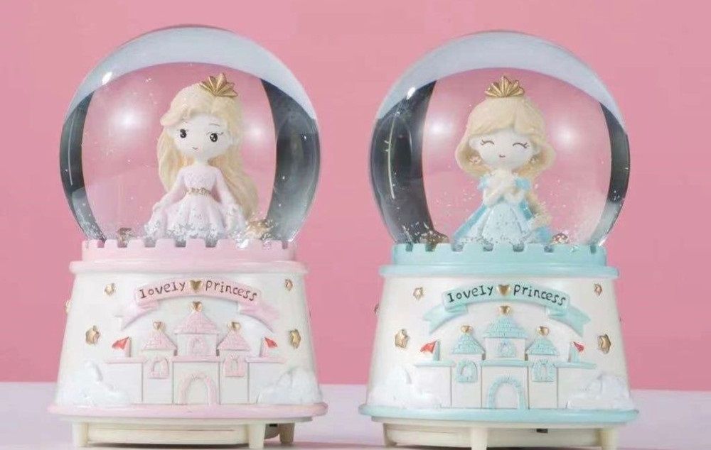 Mini Işıklı Sevgi Dolu Prenses Cam Kar Küresi