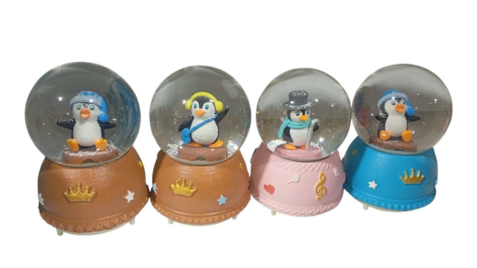 Sevimli Penguen Püskürtmeli Işıklı Müzikli Cam Kar Küresi