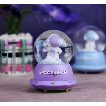 Renkli Işıklı Astronot Mini Cam Kar Küresi (9cm)