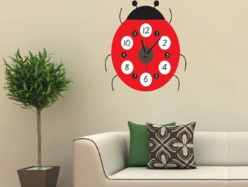 Dekoratif Tasarımlı Sticker Duvar Saati (Kalp & Uğur Böceği)