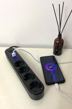 4'lü Siyah Anahtarlı 3 USB Li Topraklı Çocuk Korumalı Priz 2 Metre